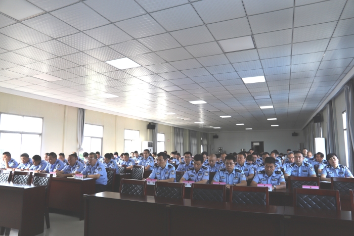 华州公安组织学习传达区委一届十次全体会议精神