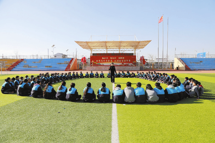 b97c29809a764ad5badb05bf3b547e42_img_204_267_441_293